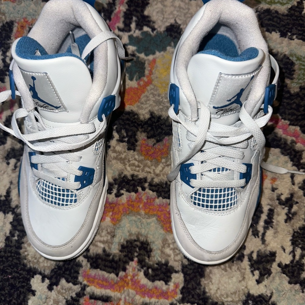 Kids White and Blue Sneakers Jordons
